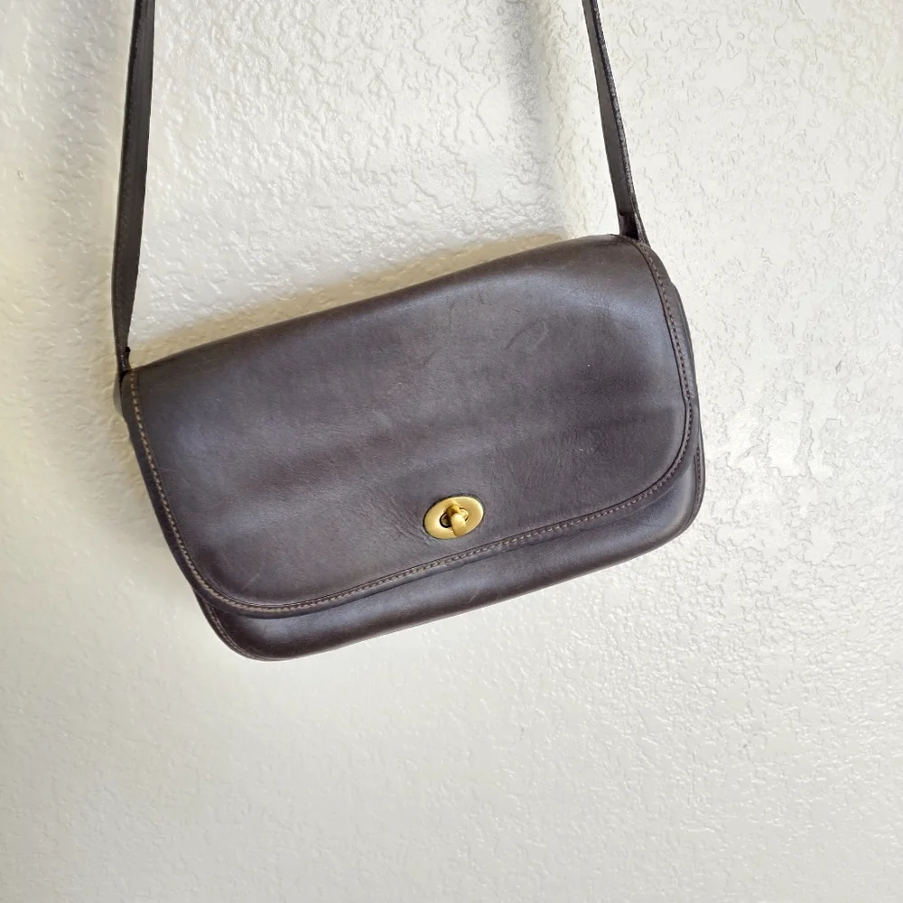 Vintage Coach 202-07 City Bag Crossbody Shoulder Dark Brown Leather